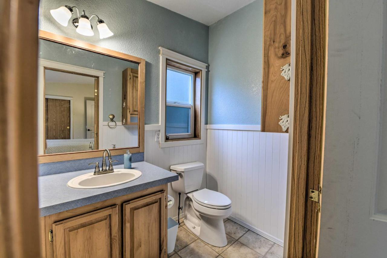 Cute Cottage With Deck Walk 115 Ft To Brewery And Cafe Poulsbo Exterior photo